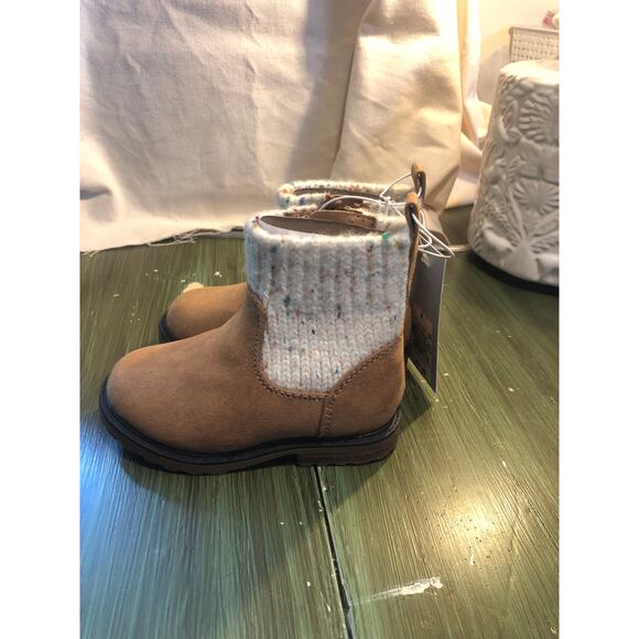 Cat & Jack NWT Toddler Girl Emmaline Cognac Zipper Booties Size 6 - Picture 2 of 6
